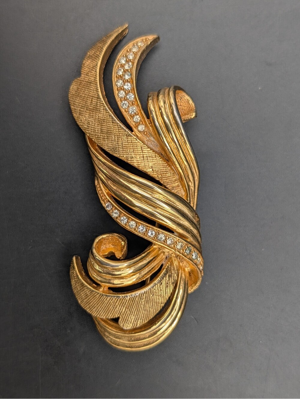 Vintage Hattie Carnegie Gold Tone Rhinestone Swirl Brooch Statement Pin 3"